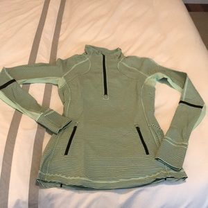 LULULEMON TOP. Size 4. Like New!